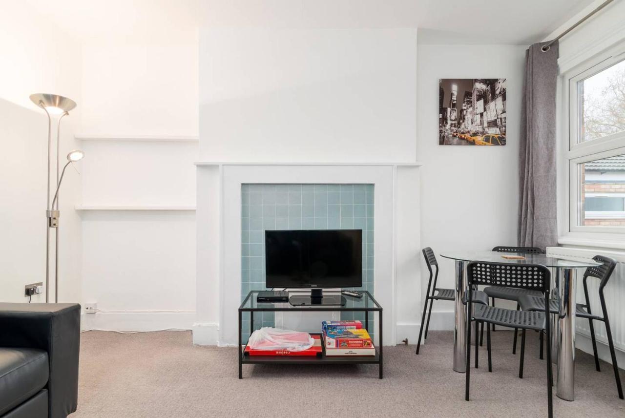 Guestready - Modern 2-Bed For 4 In Golders Green! Лондон Екстериор снимка