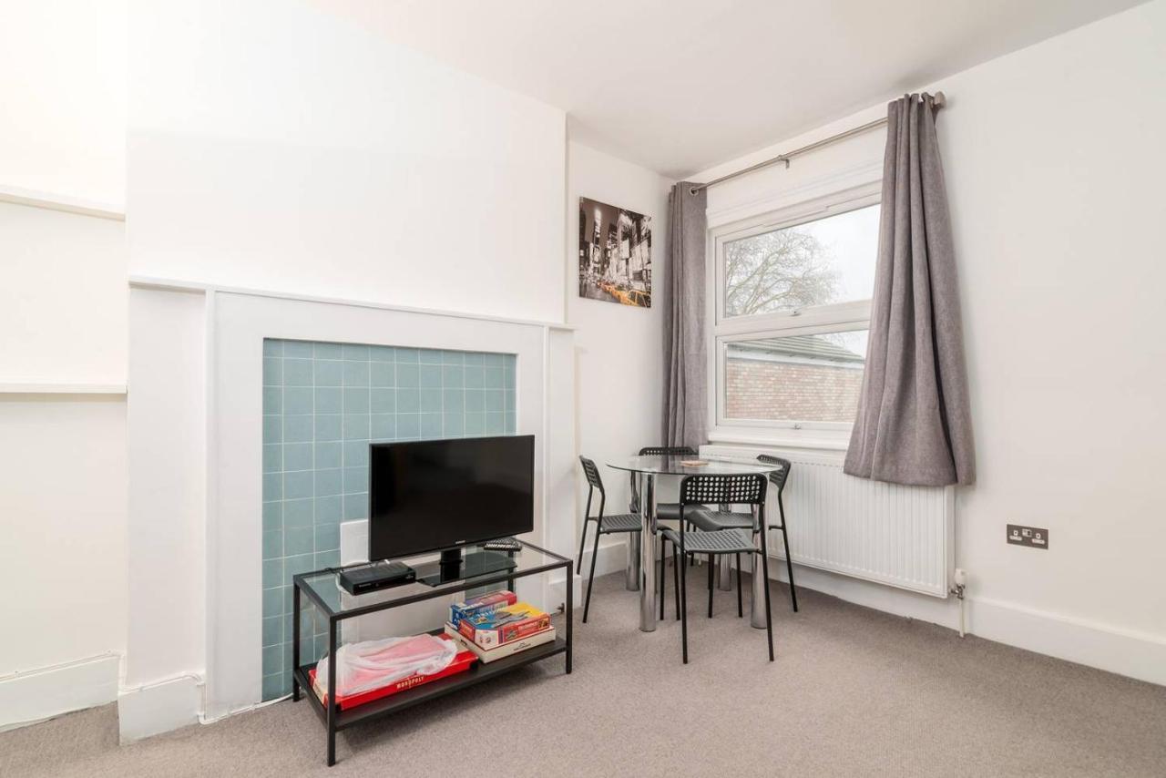 Guestready - Modern 2-Bed For 4 In Golders Green! Лондон Екстериор снимка